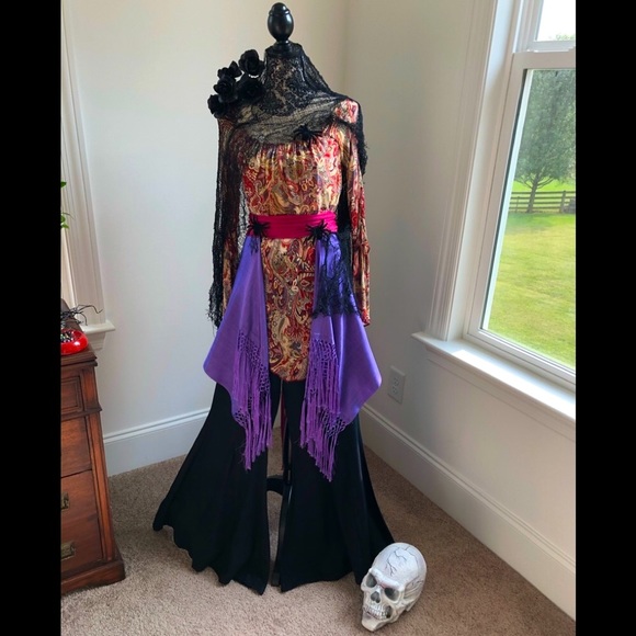 6pc Witchy woman in streetwear - Picture 15 of 16